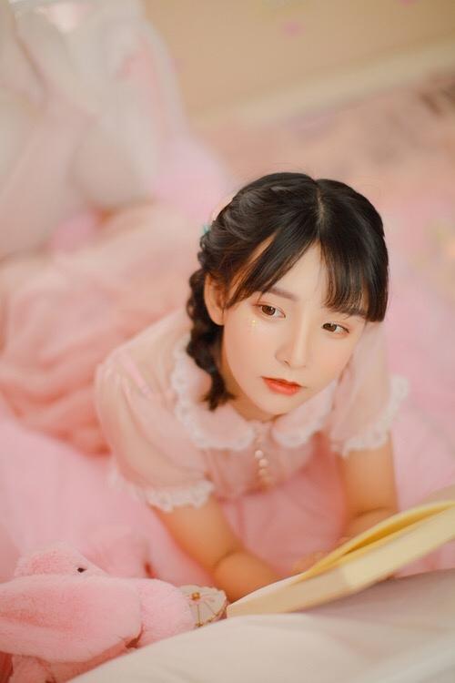 女孩房間