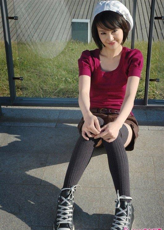 當紅玉女鄭爽時尚寫真
