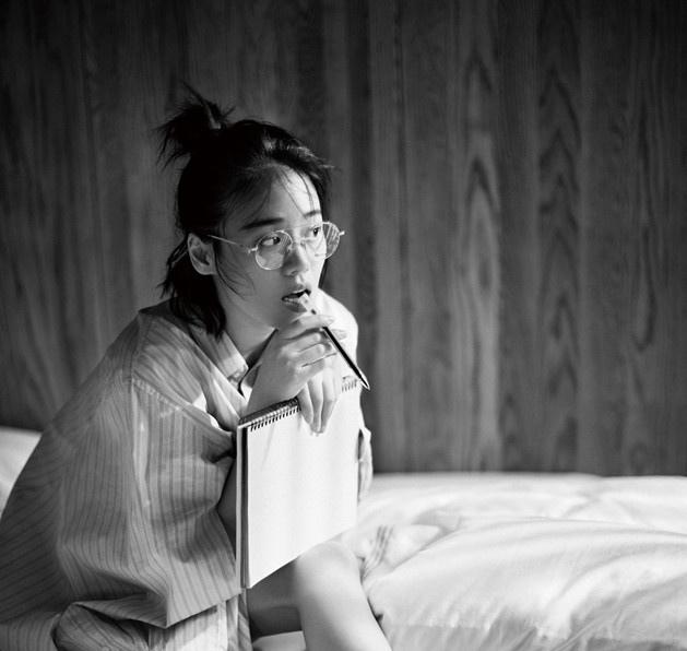 馬思純曝文藝清新封面 深潛少女陽光明媚寫真