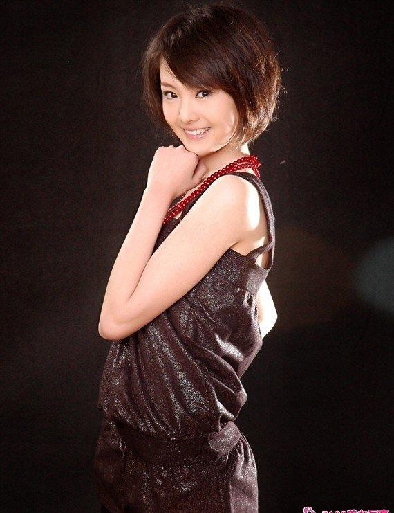 當紅玉女鄭爽時尚寫真