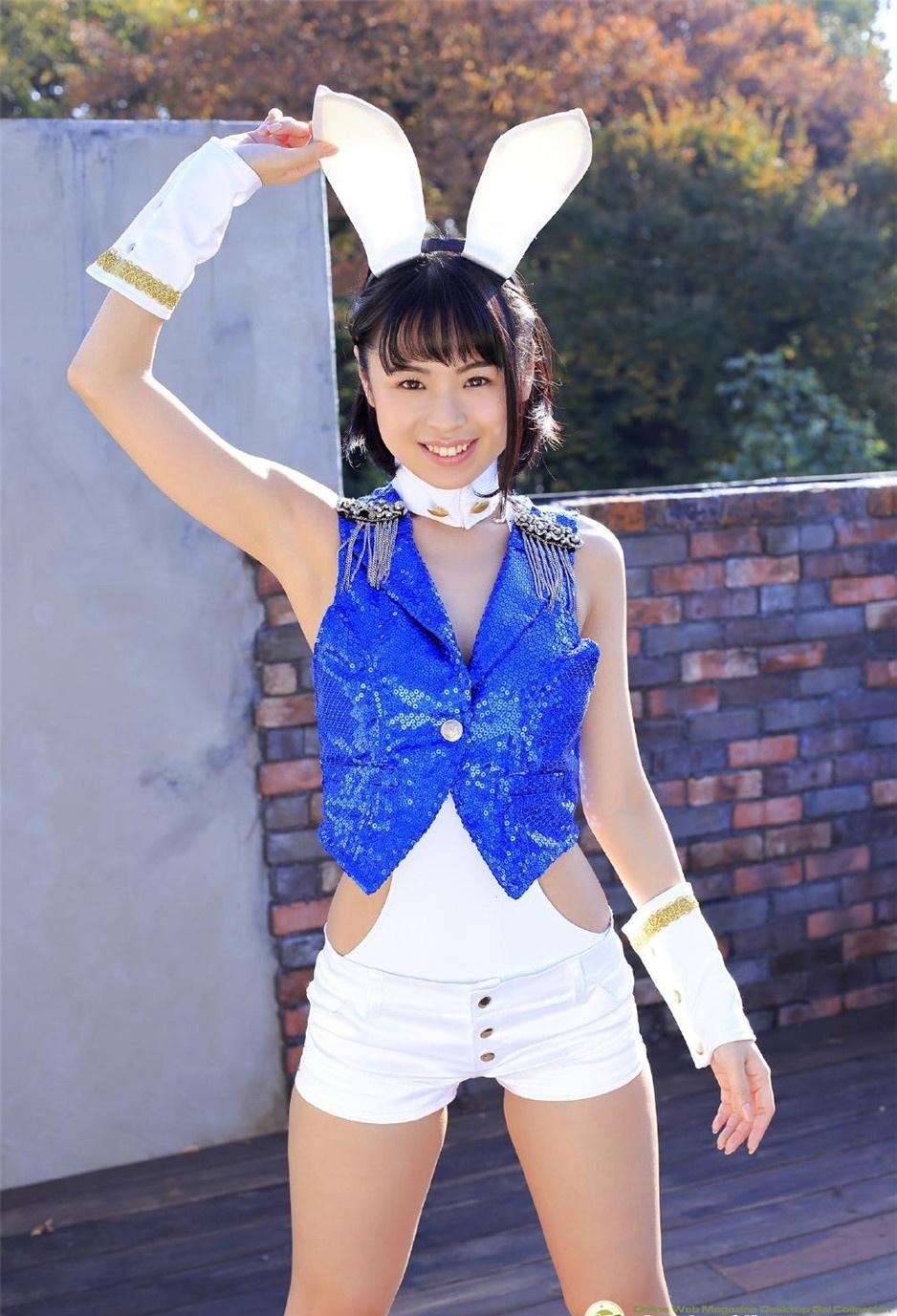 90后短發(fā)女神性感撩人女仆裝寫真