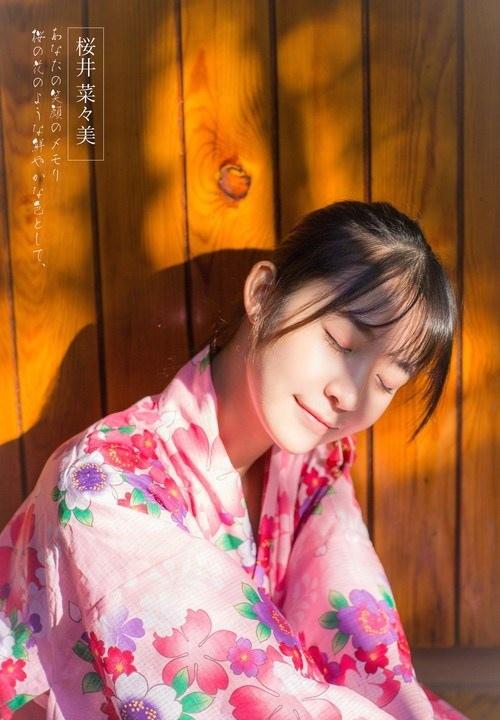 嬌艷欲滴的粉紅佳人純真笑容和服唯美圖