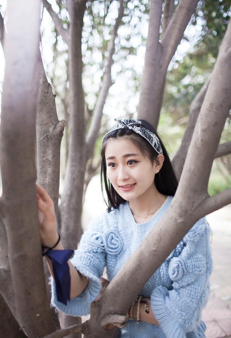 青春嬌美圓臉不良美少女老師