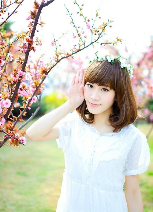 春日里的小清新美眉與桃花唯美時尚寫真