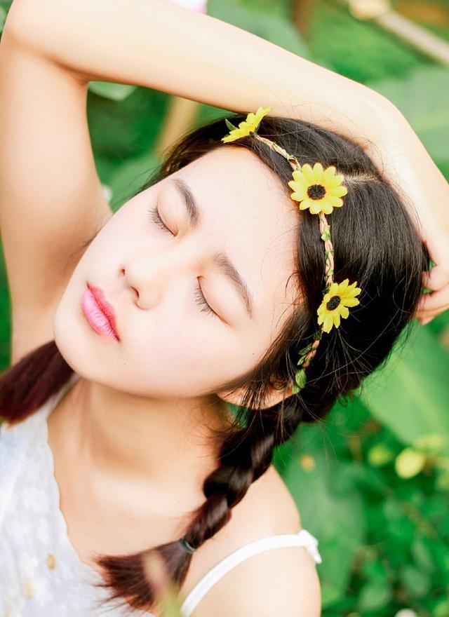 清新可愛美少女花叢時尚寫真甜美動人