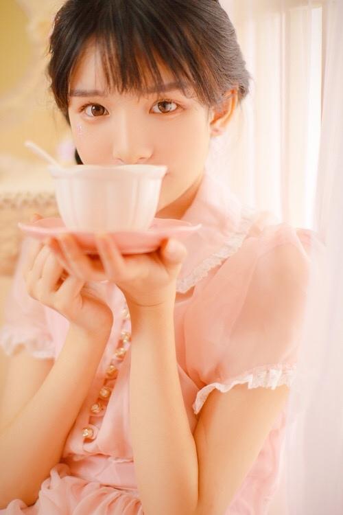 女孩房間