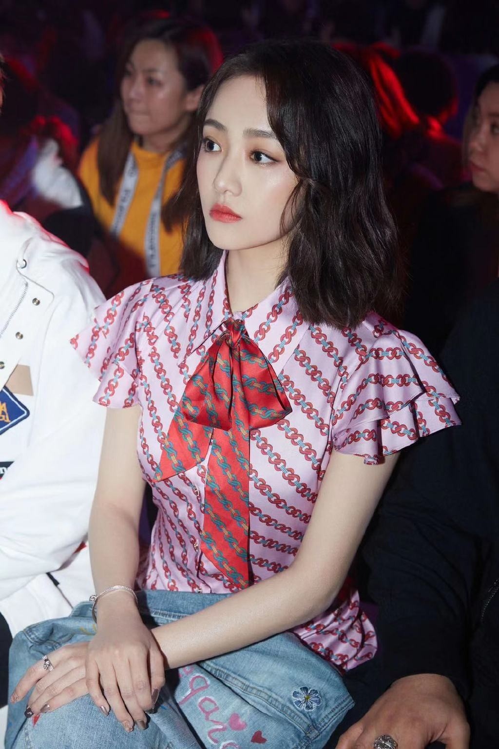 95后演技派小花吳佳怡靚麗圖片