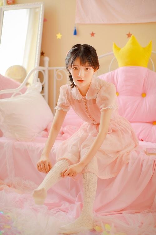 女孩房間