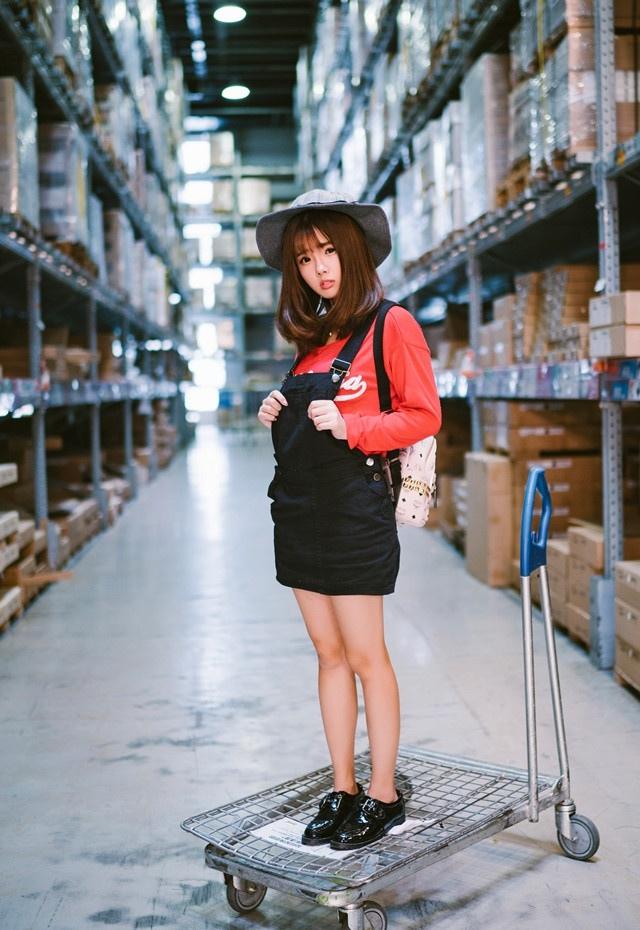 純真時尚可愛少女超市搞怪記