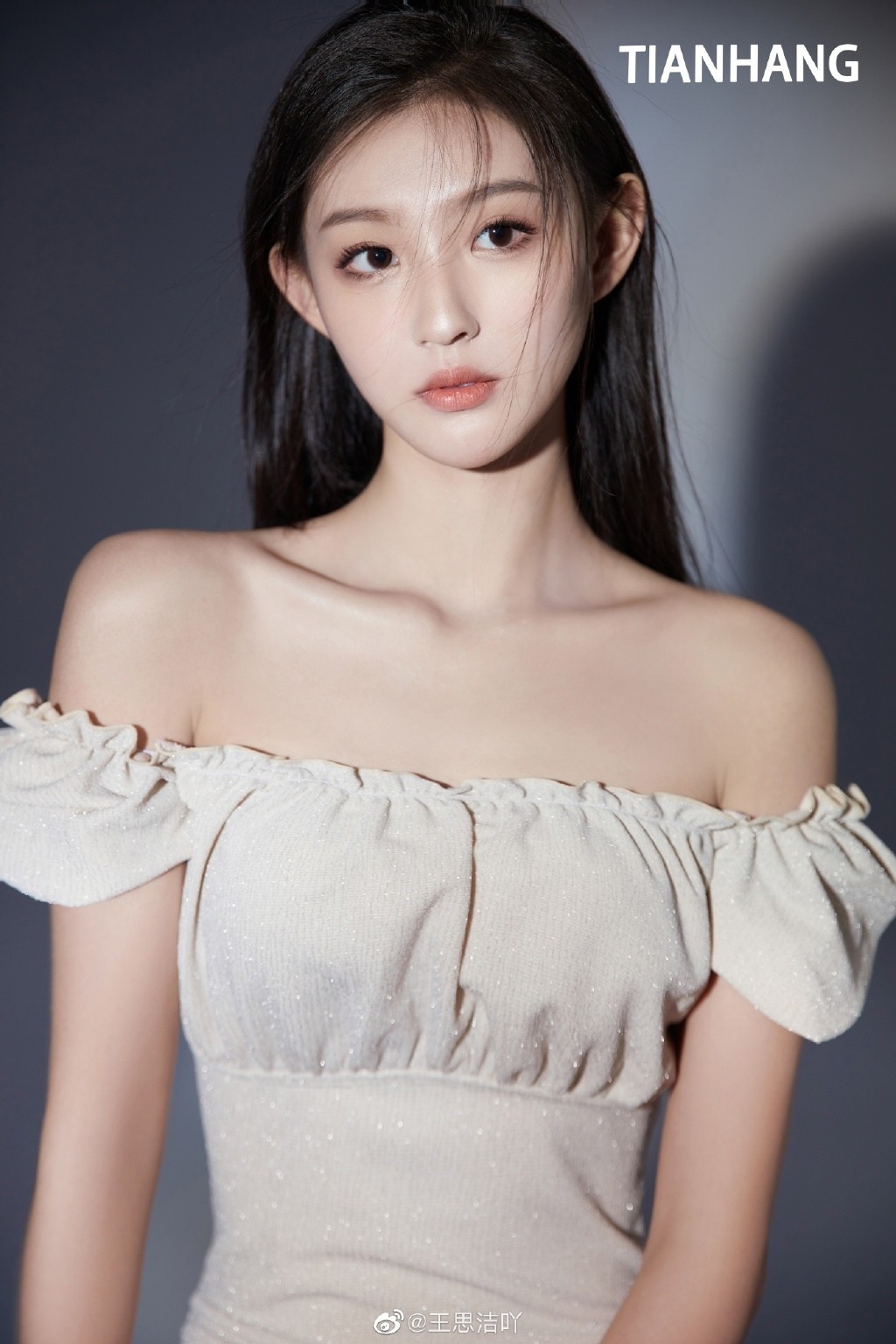 北電校花王思潔抹胸性感寫真圖片