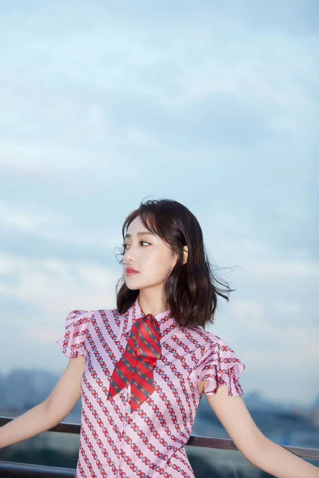95后演技派小花吳佳怡靚麗圖片
