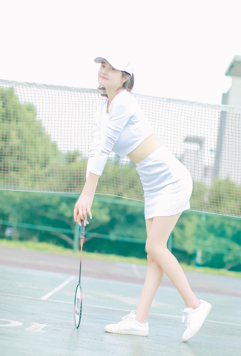 羽毛球少女白皙嬌嫩活力無(wú)限寫真