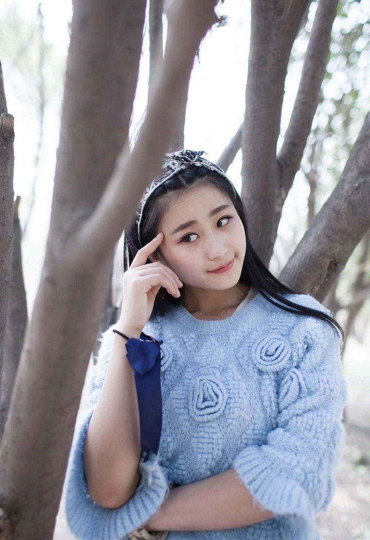 青春嬌美圓臉不良美少女老師