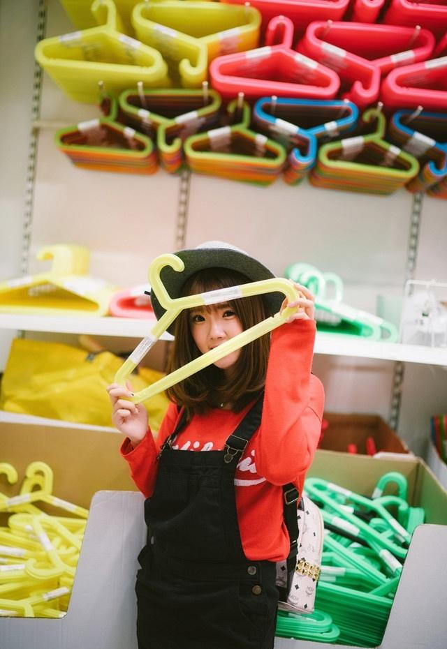 純真時尚可愛少女超市搞怪記