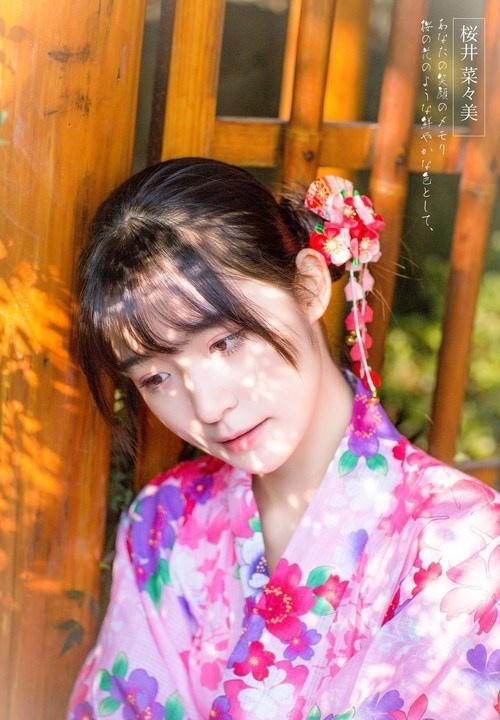 嬌艷欲滴的粉紅佳人純真笑容和服唯美圖