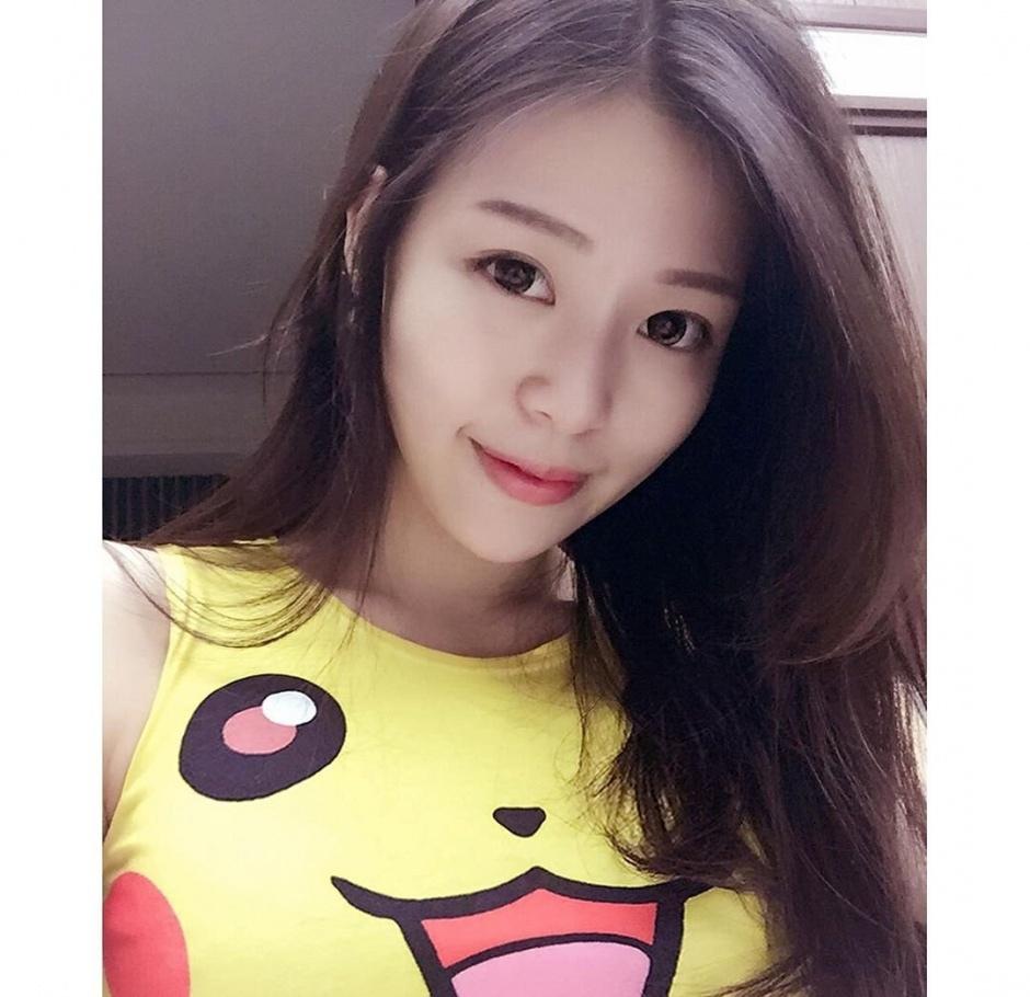 養(yǎng)眼的美眉Iris Yen精選美照寫真圖片