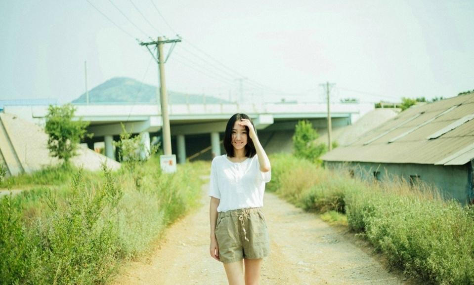文藝小清新妹子夏天治愈系時尚寫真
