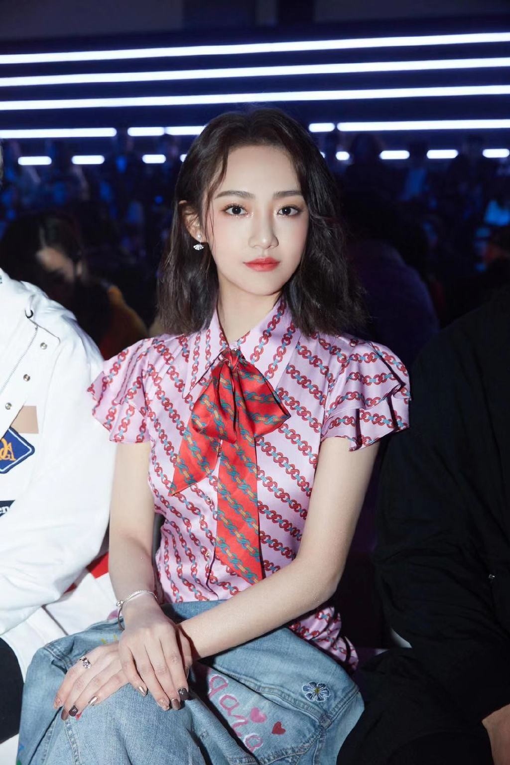 95后演技派小花吳佳怡靚麗圖片