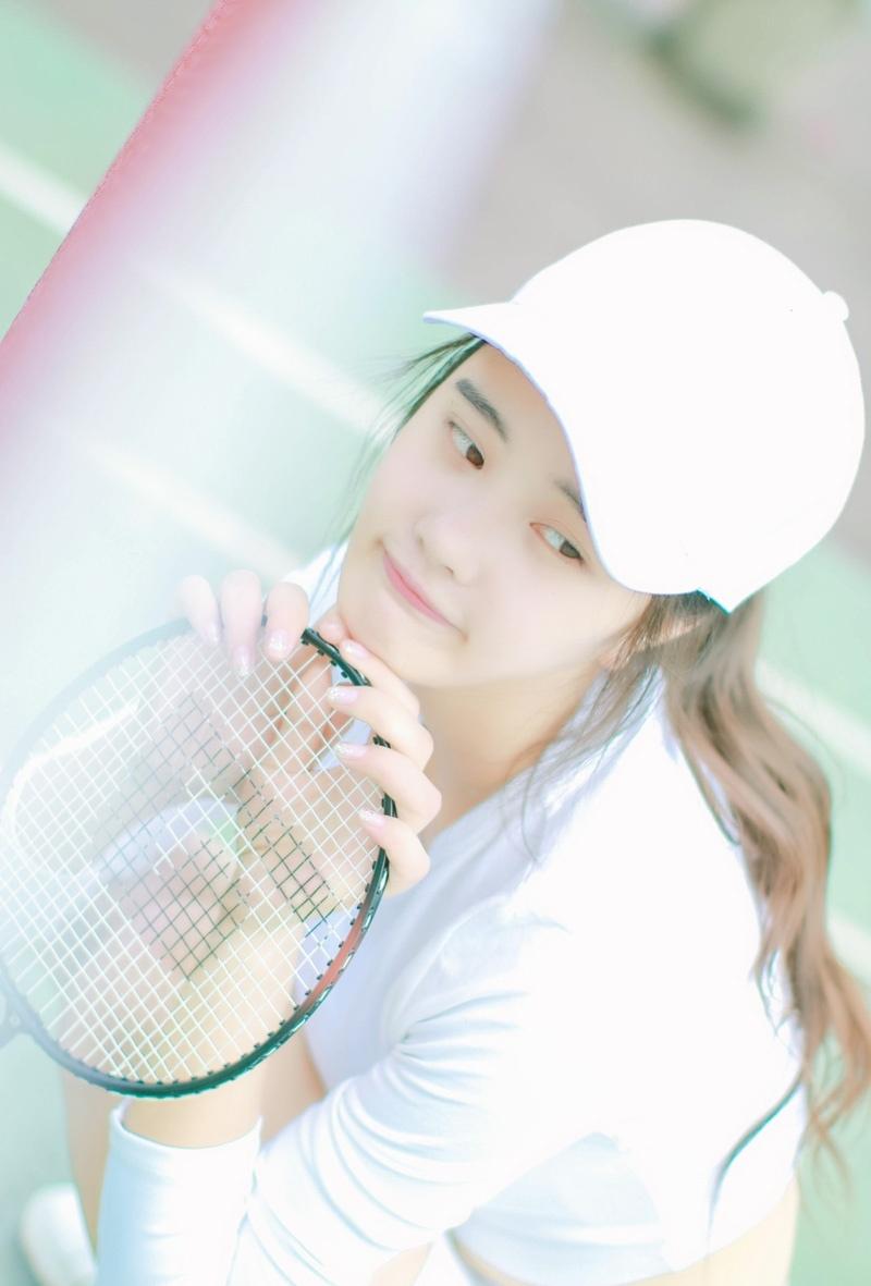 羽毛球少女白皙嬌嫩活力無(wú)限寫真
