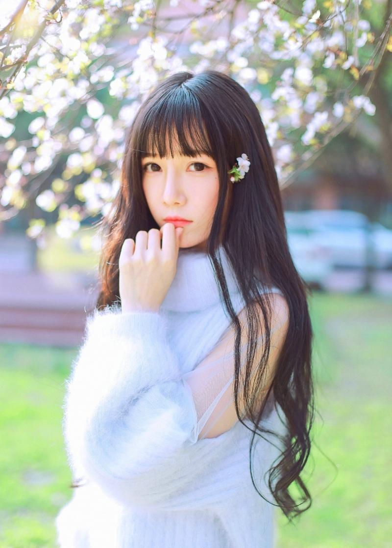 清純性感美女李大夢櫻花雨中的絕美寫真