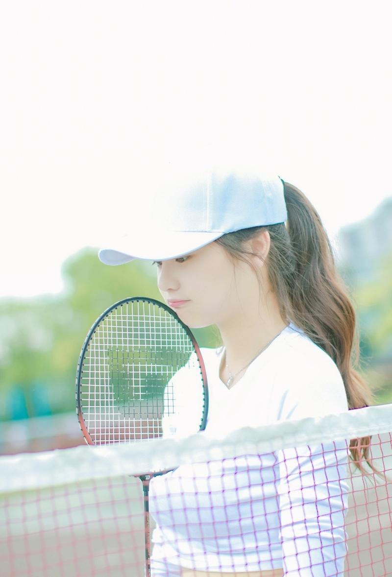 羽毛球少女白皙嬌嫩活力無(wú)限寫真
