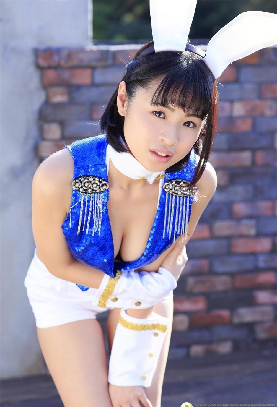 90后短發(fā)女神性感撩人女仆裝寫真