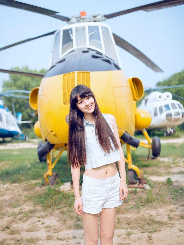 長發清純美女小秀蠻腰寫真