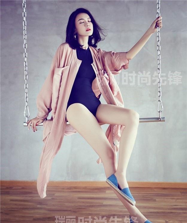 美女李艾潮范兒依舊 復古時尚大片寫真