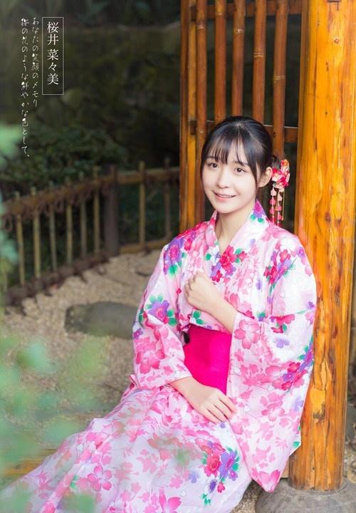 嬌艷欲滴的粉紅佳人純真笑容和服唯美圖