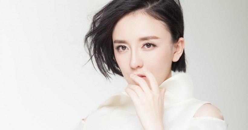 美女演員呂佳容寫真