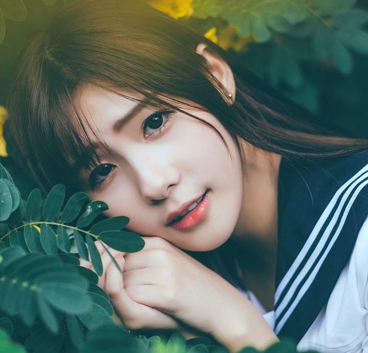 嬌艷驚人校園美女