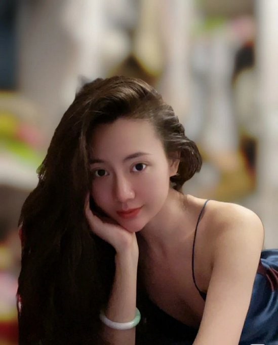 新鮮嫩屄帶肉香