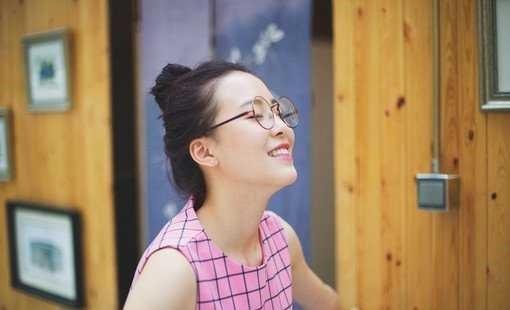 時尚可愛清新小女生與美食寫真圖片