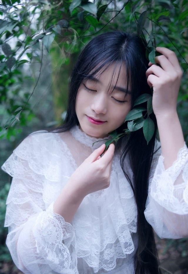 清新長裙性感妹子眼神清澈充滿仙氣
