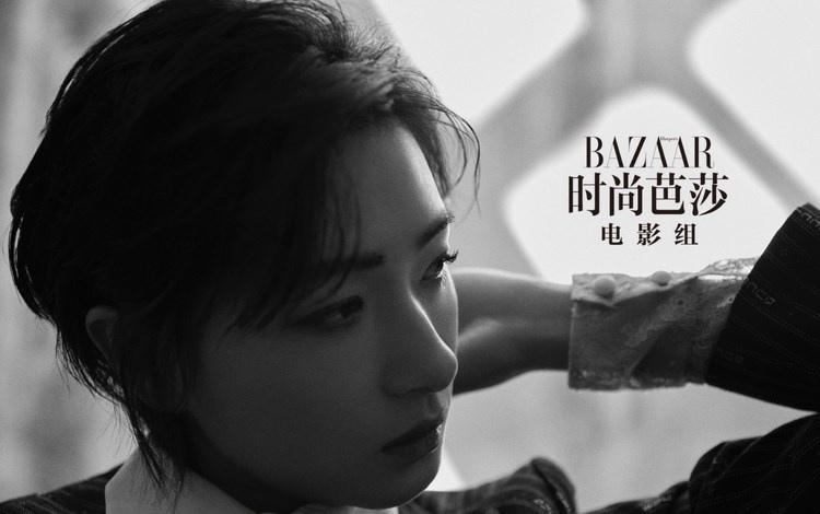實(shí)力女演員萬(wàn)茜明艷紅唇干練西裝率性短發(fā)多面風(fēng)格圖片