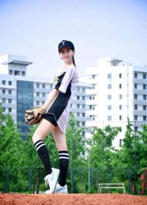 奶茶妹妹清純迷人最新時尚寫真