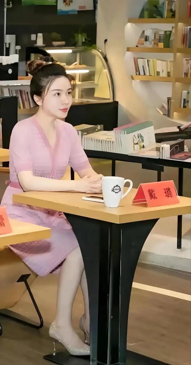 婚內出軌副市長的美女副局長——戴璐(戴璐視頻)