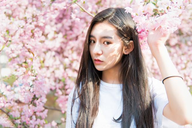高清美女圖片，張張可當壁紙哦