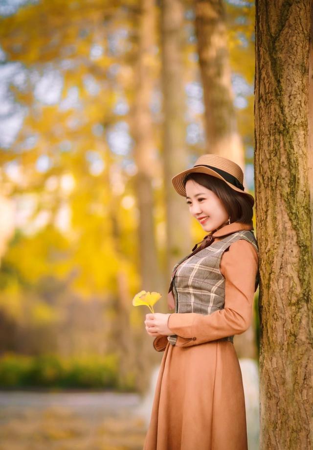 中年女士拍照姿勢推薦,8個姿勢必須掌握,拍照自然有氣質