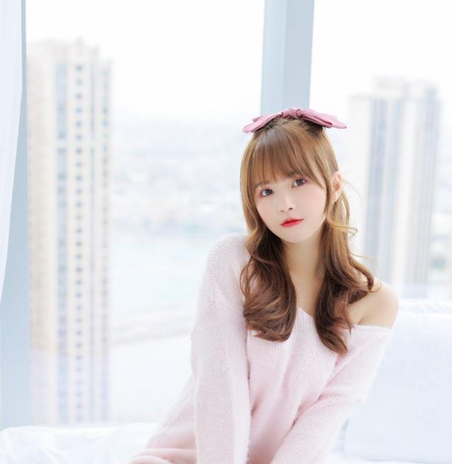 甜美好看的可愛美女