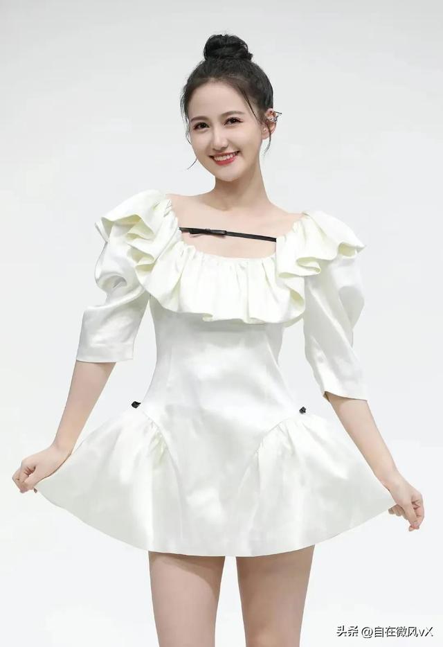 美女馬萱，清新甜美，這笑容太治愈了
