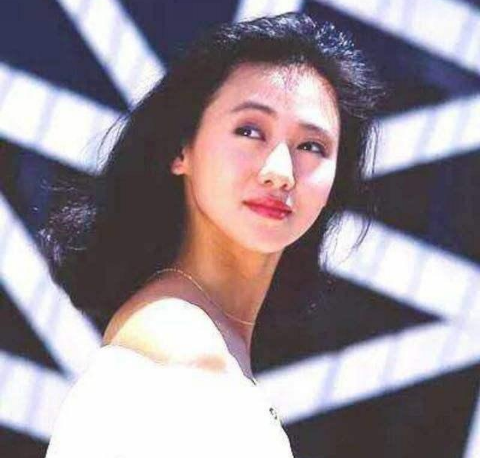 她拍過無數三級片,卻是口碑最好的艷星