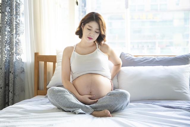 陰毛有啥用?要刮掉嗎?由黑變白預示著什么?別害羞,不妨看看