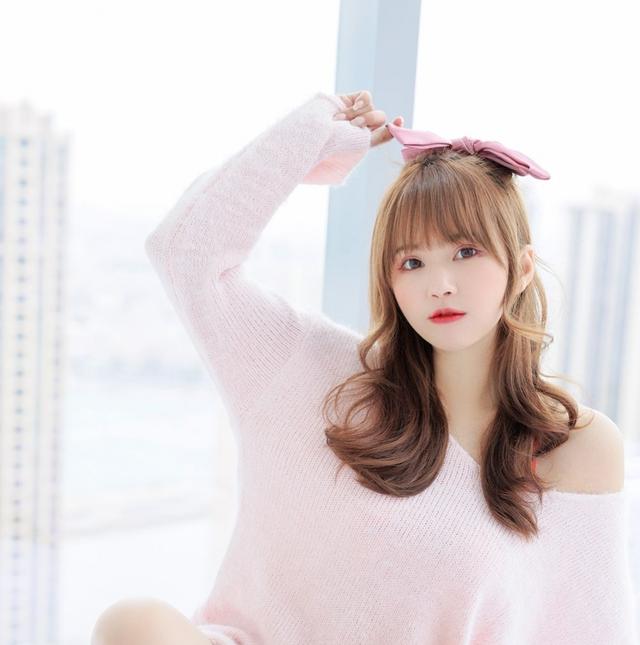甜美好看的可愛美女