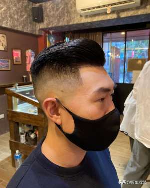 國字臉女生適合的發型(男人過了40歲，建議剪這3款發型，穩重帥氣不油膩)