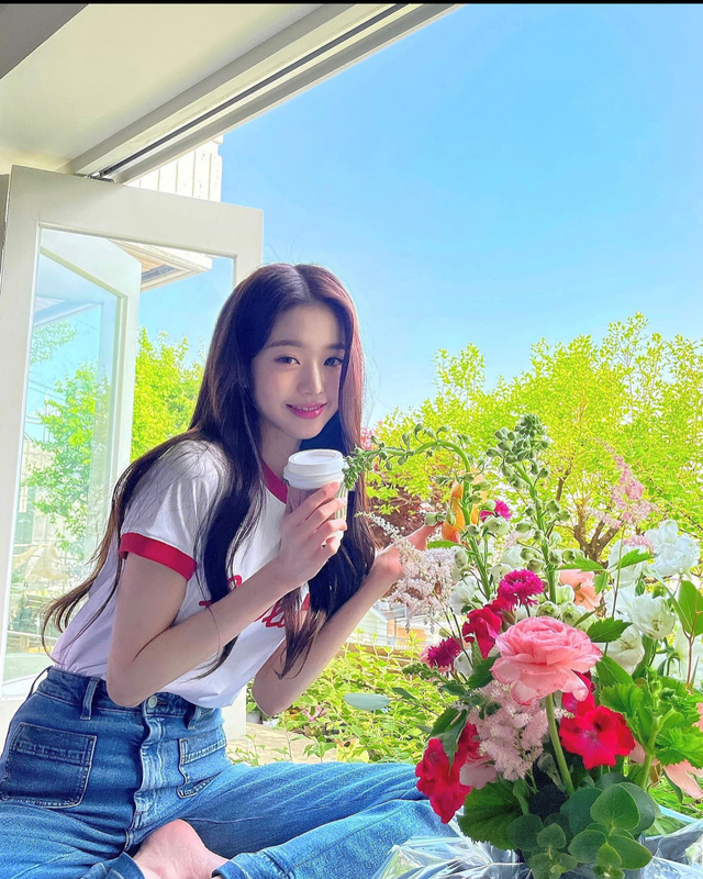 18歲韓女星張元英完美身材登熱搜，網友：真人版美少女戰士