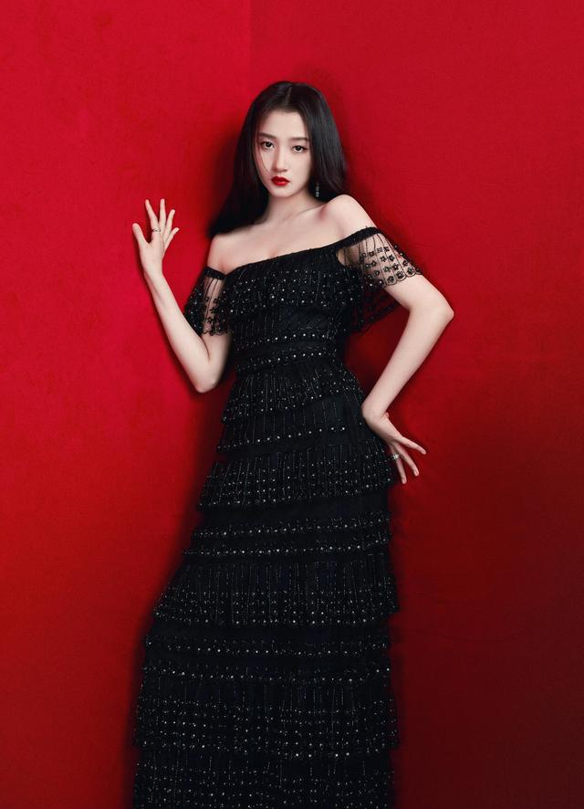 八位美女寫真，風姿綽約小天仙，驚鴻一瞥清流溪，有你喜歡的嗎？