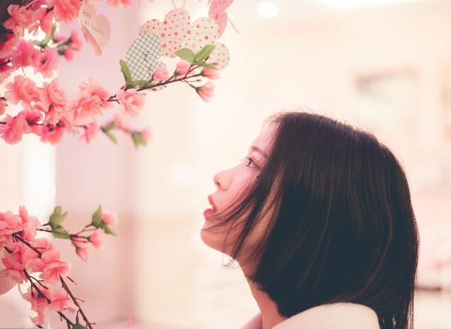 高清美女圖片，張張可當壁紙哦