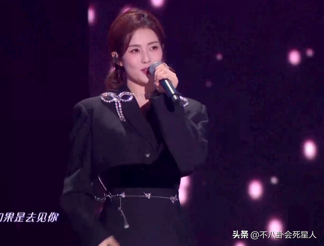 26位女星跨年斗艷：楊冪短裙裹貂，娜扎緊身亮片，個(gè)個(gè)出狠招