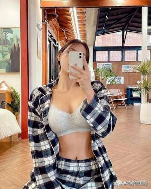 美女美腿(「ins美女」身材完美的大長腿美女模特寫真)